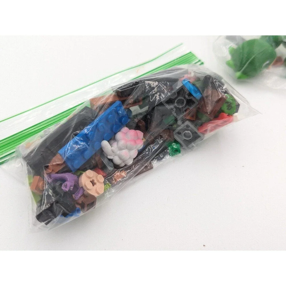 Random bags of legos - Picture 3 of 3
